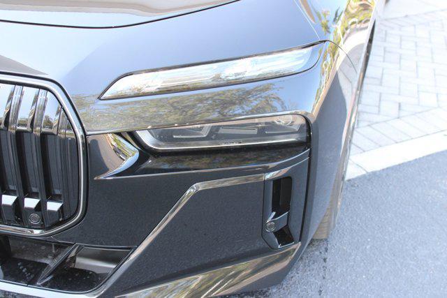 new 2025 BMW 760 car, priced at $132,585