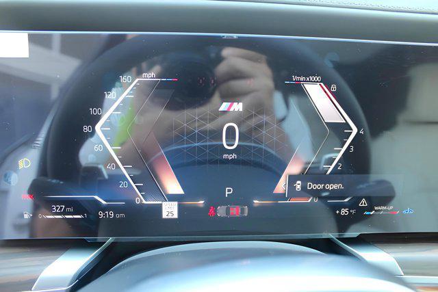 new 2025 BMW 760 car, priced at $132,635