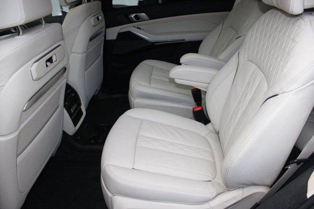 new 2026 BMW X7 car, priced at $126,075