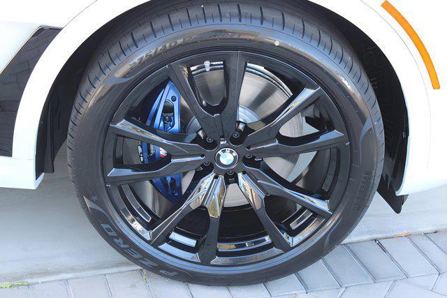 new 2025 BMW X7 car, priced at $120,610