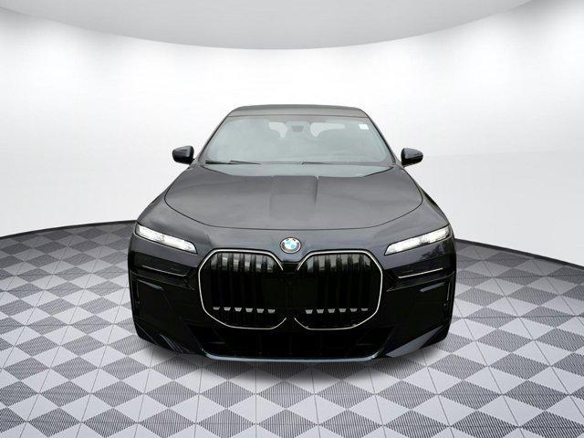 new 2025 BMW 760 car, priced at $137,435