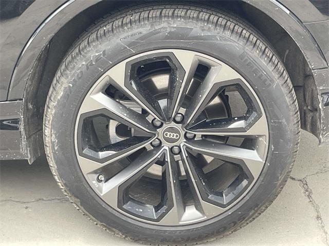 used 2025 Audi Q7 car, priced at $68,504