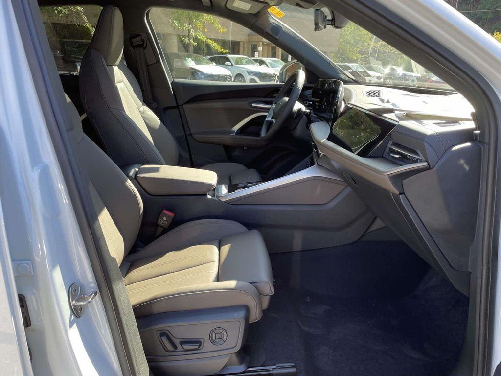 new 2025 Audi Q5 car, priced at $61,300