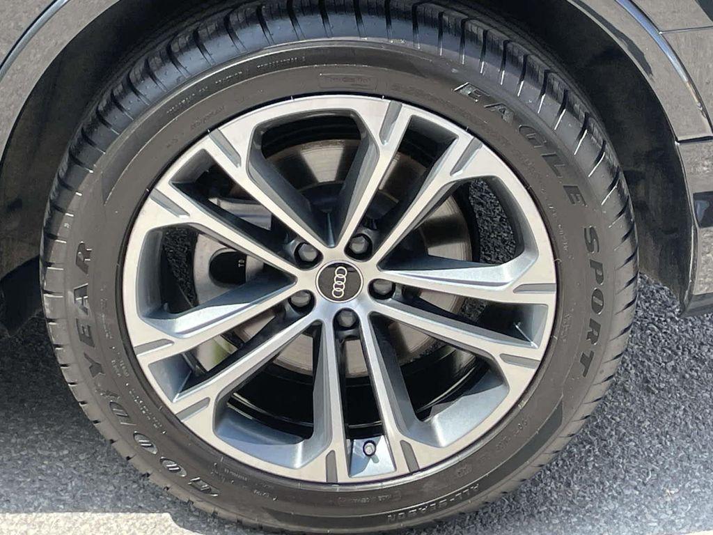 used 2025 Audi Q7 car, priced at $56,274