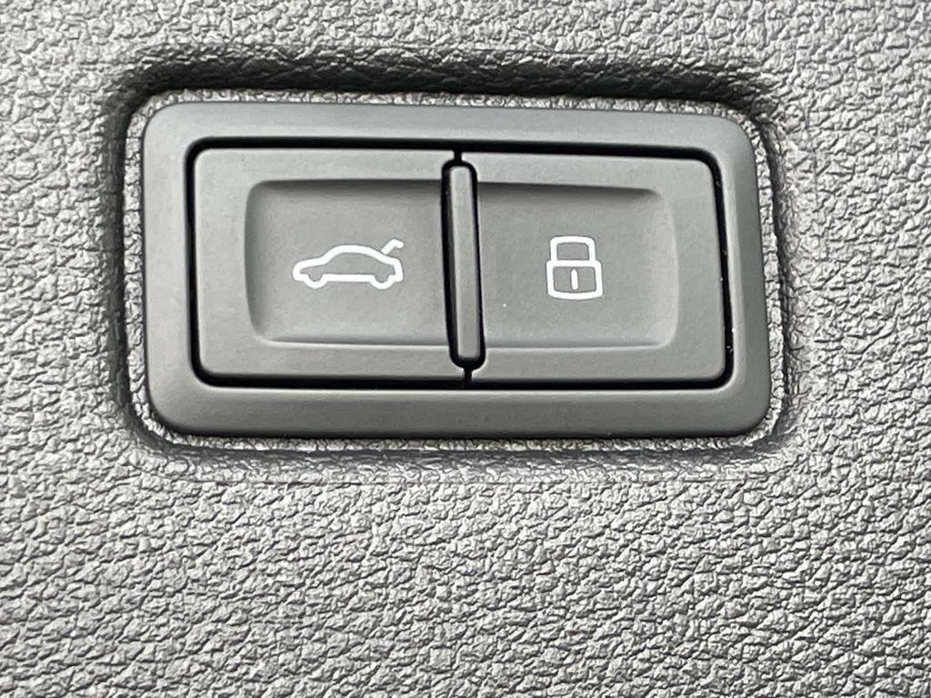 used 2025 Audi Q7 car, priced at $56,274