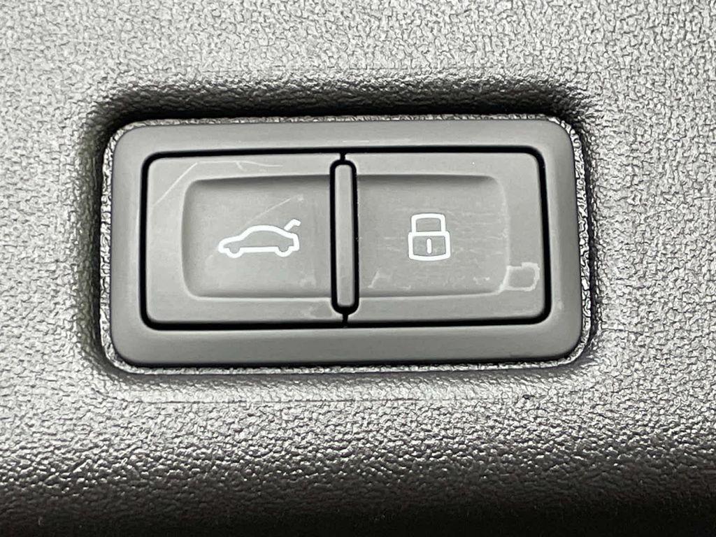 new 2025 Audi Q5 car, priced at $59,890