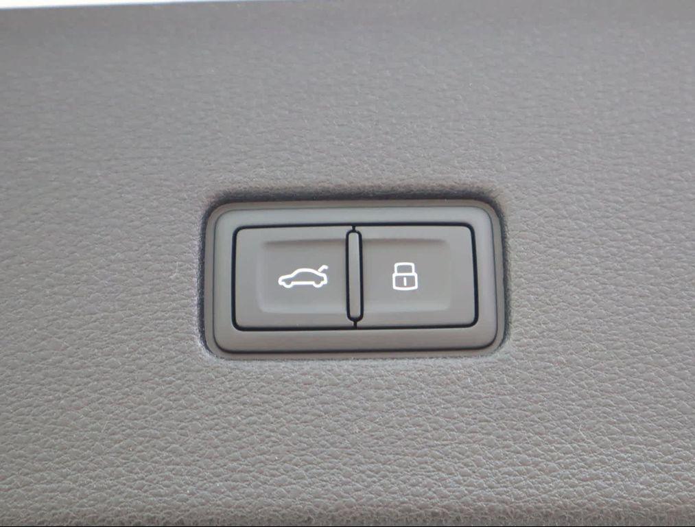 new 2025 Audi Q8 car, priced at $80,105