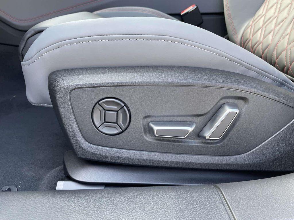 new 2025 Audi S6 car, priced at $100,085