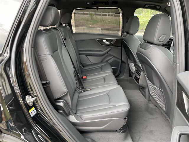 new 2025 Audi Q7 car, priced at $77,880