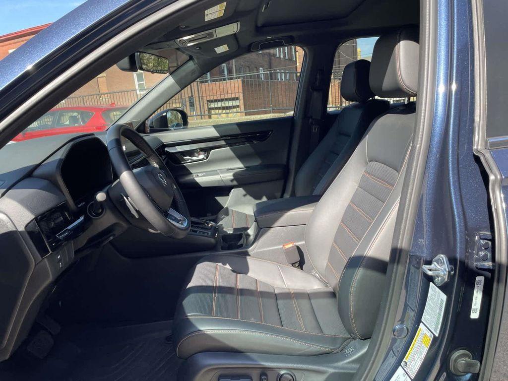 used 2025 Honda CR-V Hybrid car, priced at $34,998