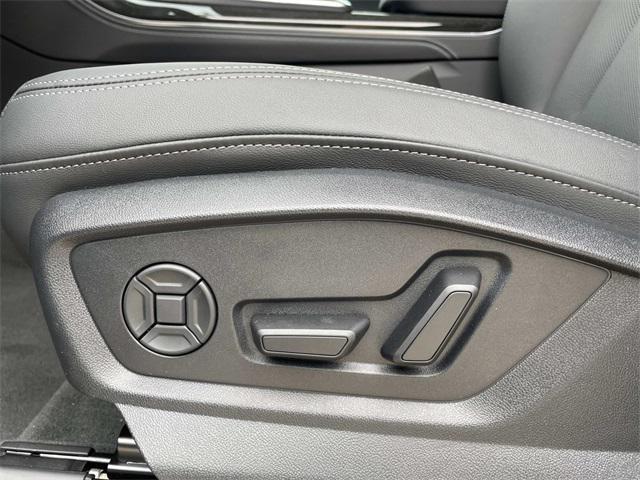 new 2025 Audi Q7 car, priced at $76,350