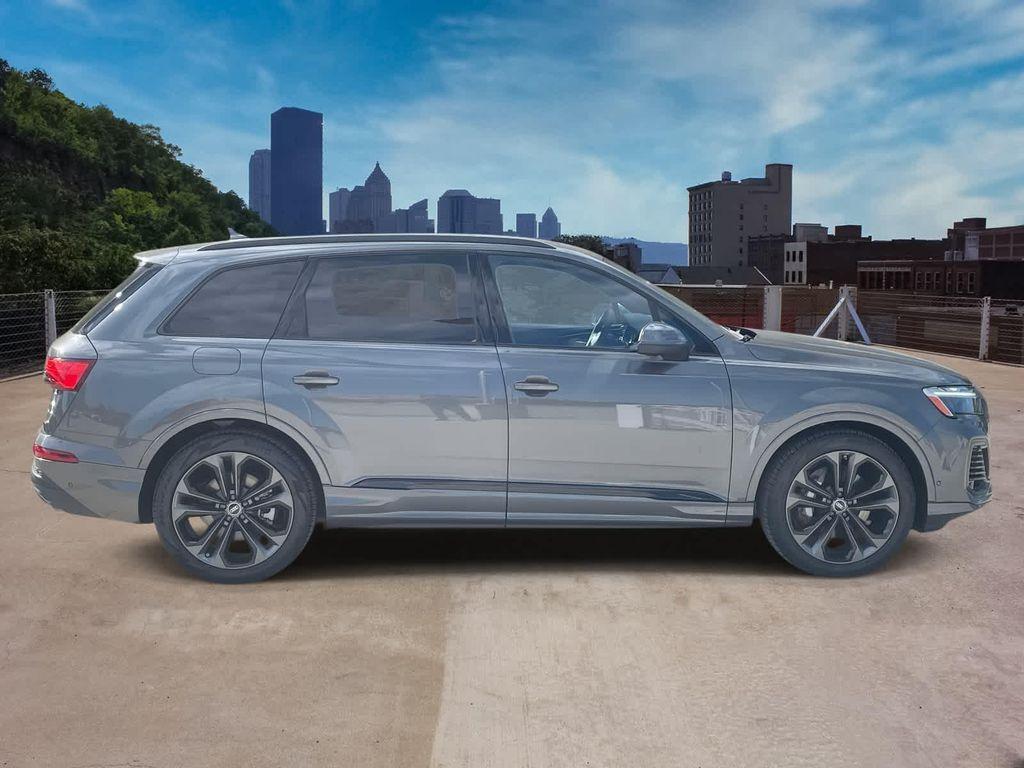 new 2025 Audi Q7 car, priced at $77,580