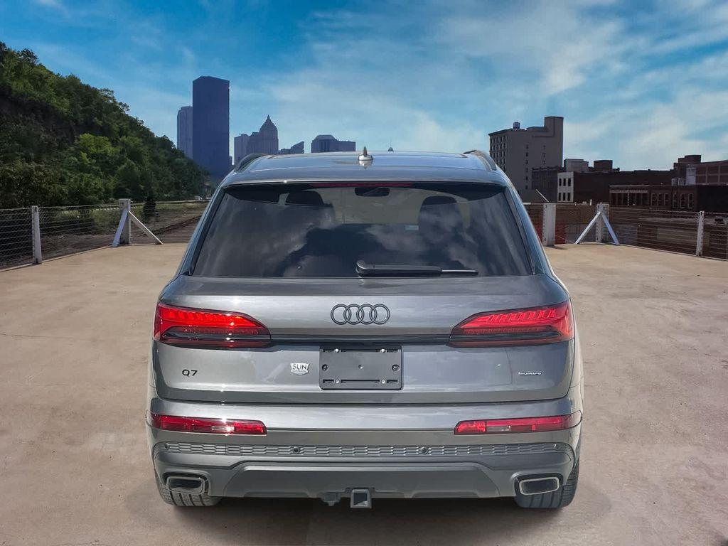 new 2025 Audi Q7 car, priced at $77,580