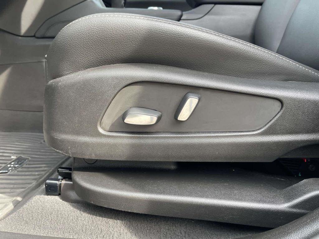 used 2024 Cadillac XT6 car, priced at $37,998