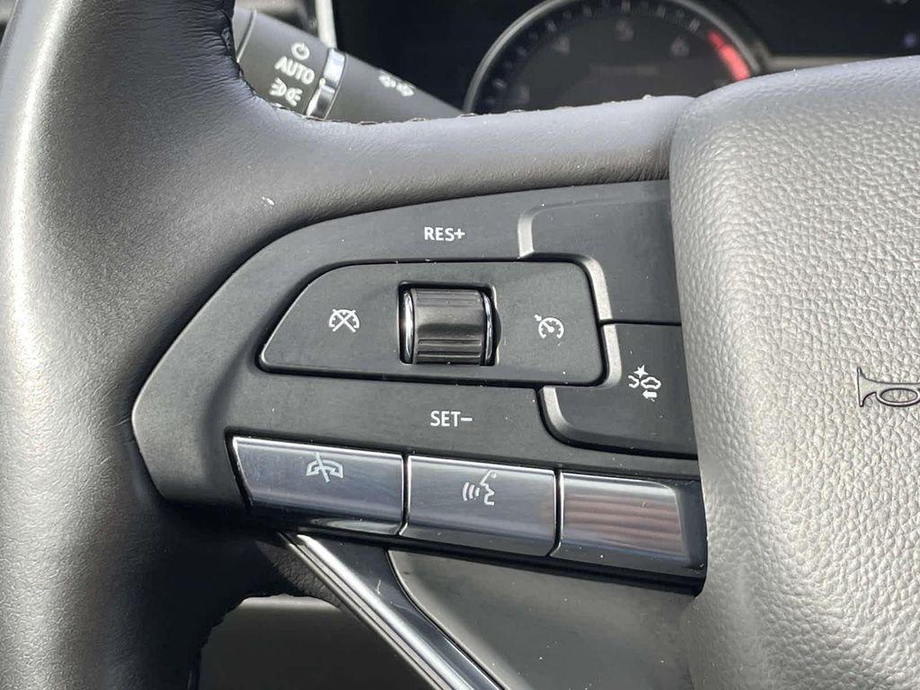 used 2024 Cadillac XT6 car, priced at $37,998