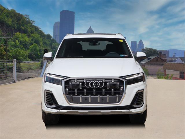 new 2025 Audi Q7 car, priced at $75,700