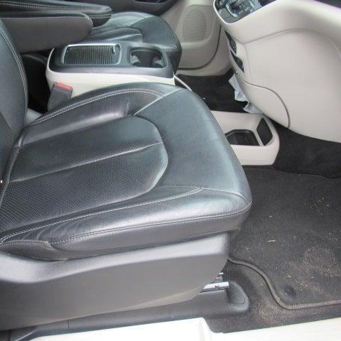used 2022 Chrysler Pacifica car, priced at $23,995