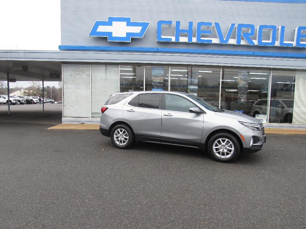 used 2024 Chevrolet Equinox car, priced at $27,995