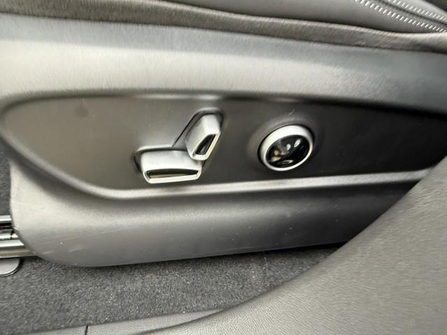 new 2025 Maserati Grecale car, priced at $76,032