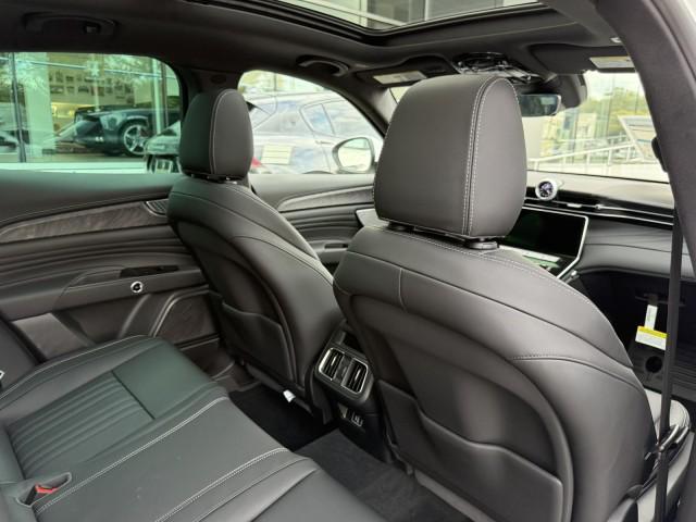 new 2025 Maserati Grecale car, priced at $76,032