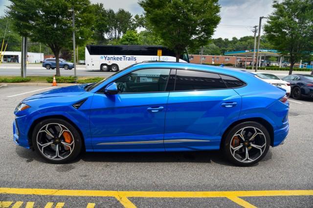 used 2022 Lamborghini Urus car, priced at $221,933