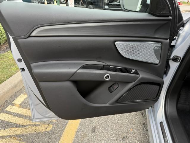 new 2025 Maserati Grecale car, priced at $86,225