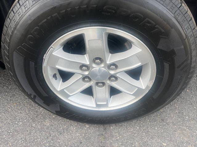 used 2014 GMC Yukon car, priced at $13,995