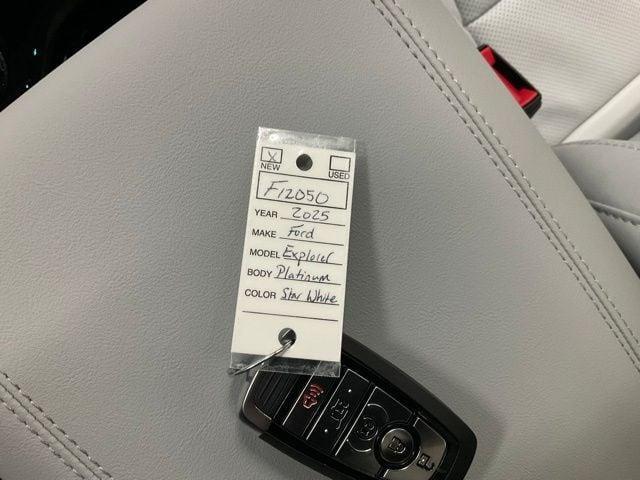 new 2025 Ford Explorer car, priced at $59,998