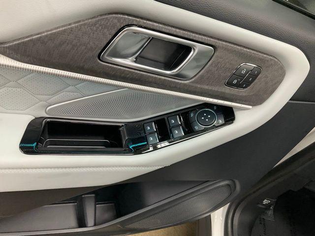 new 2025 Ford Explorer car, priced at $59,998