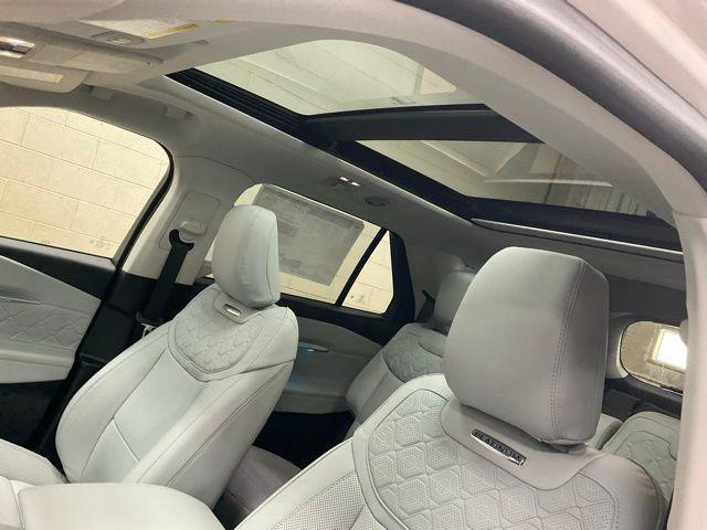 new 2025 Ford Explorer car, priced at $59,998