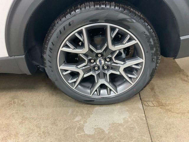new 2025 Ford Explorer car, priced at $59,998