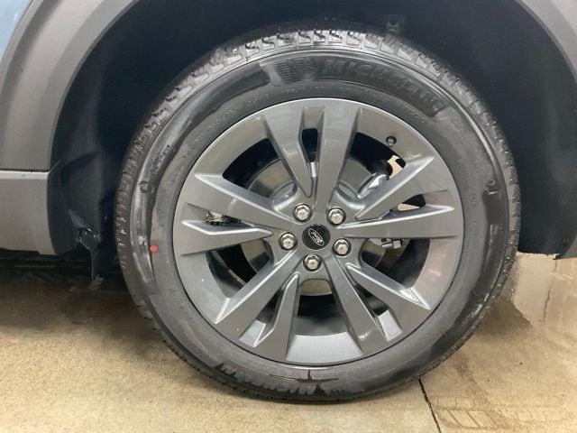 new 2025 Ford Explorer car, priced at $49,966