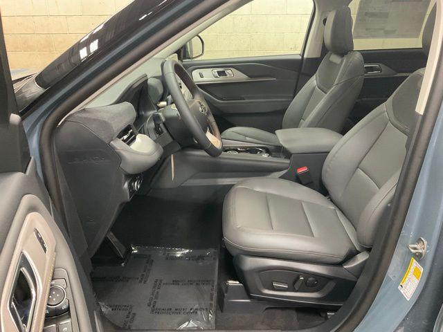 new 2025 Ford Explorer car, priced at $49,966