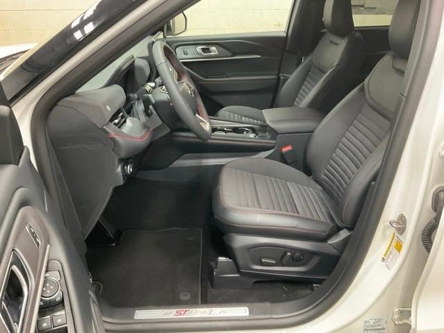 new 2025 Ford Explorer car, priced at $49,998