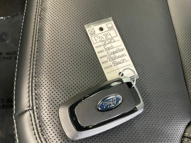 new 2025 Ford Expedition car, priced at $82,488