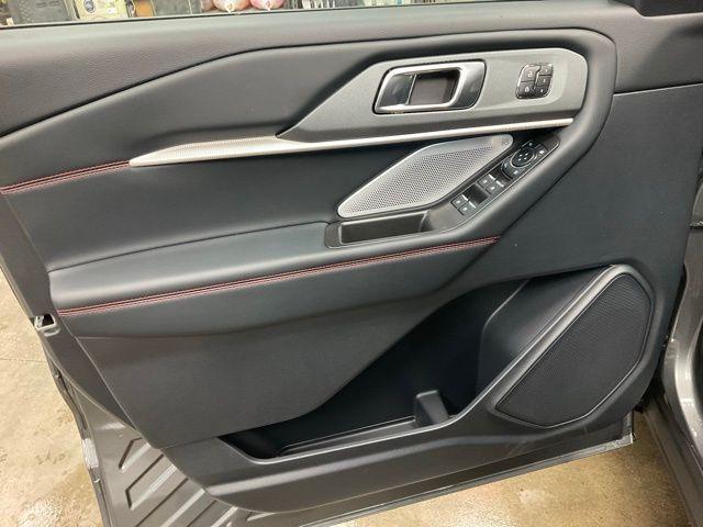 new 2025 Ford Explorer car, priced at $59,999