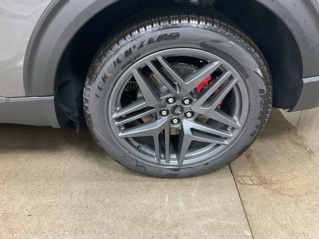 new 2025 Ford Explorer car, priced at $59,999