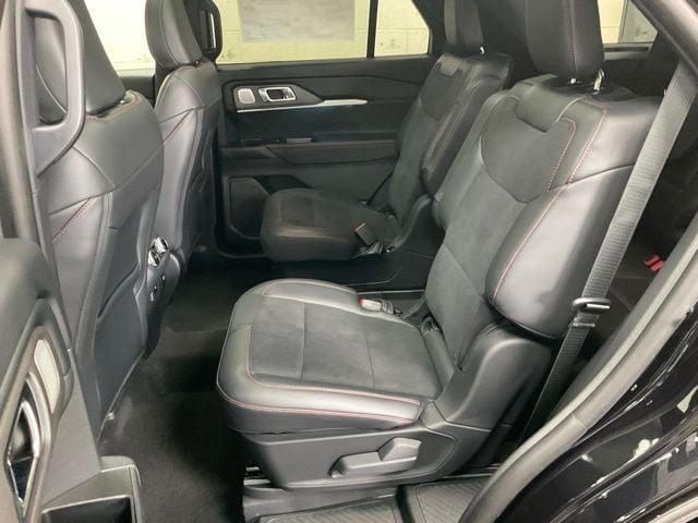 new 2025 Ford Explorer car, priced at $59,998