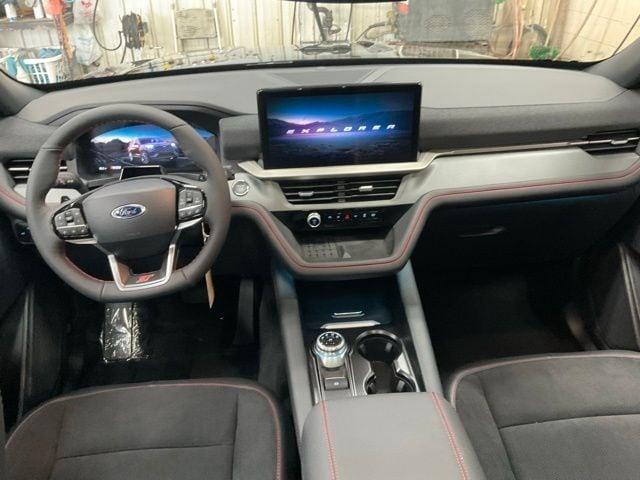 new 2025 Ford Explorer car, priced at $59,998