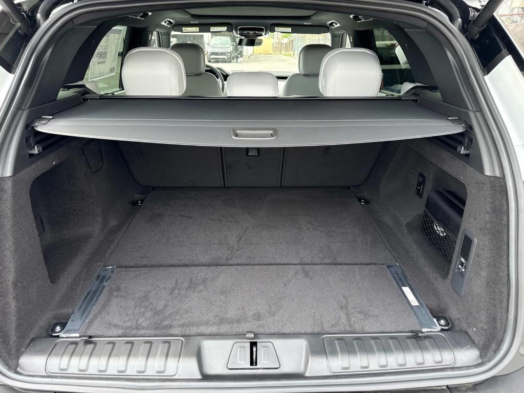 new 2025 Land Rover Range Rover Sport car, priced at $94,435