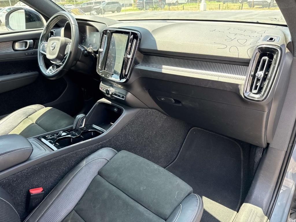 used 2021 Volvo XC40 car, priced at $28,490