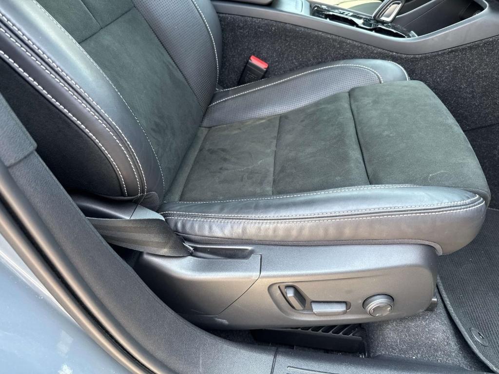 used 2021 Volvo XC40 car, priced at $28,490