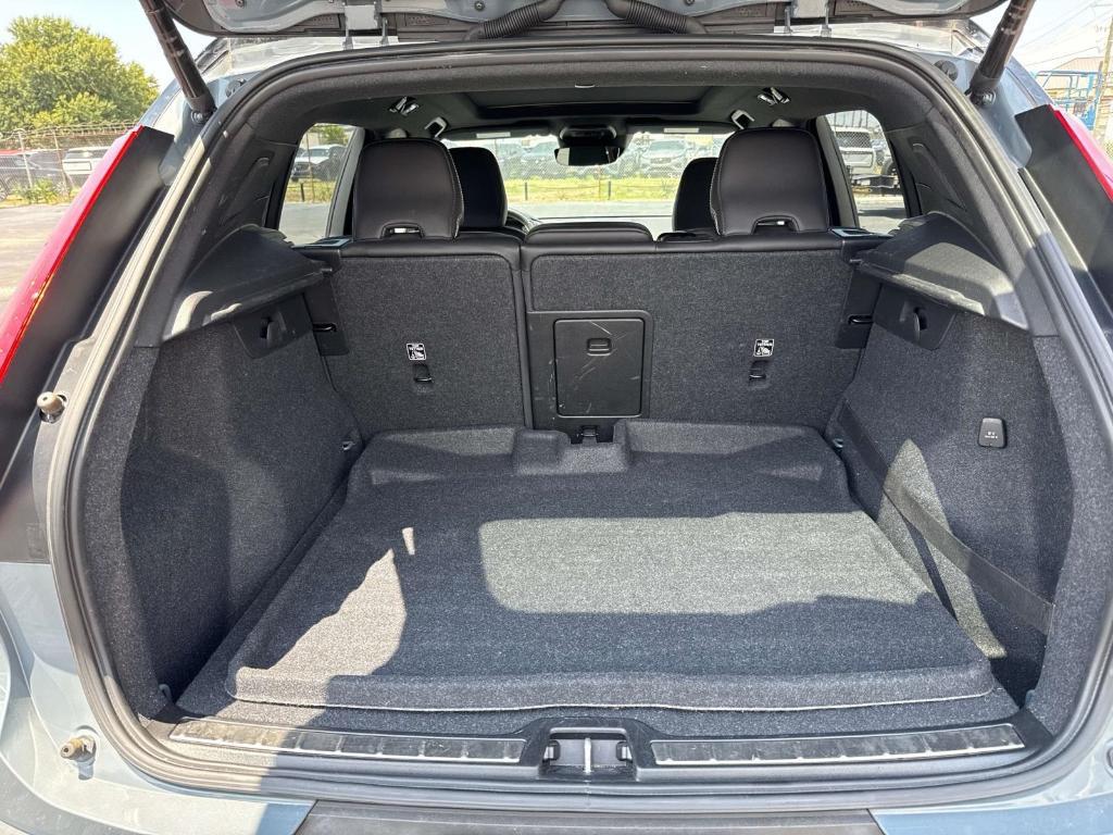 used 2021 Volvo XC40 car, priced at $28,490