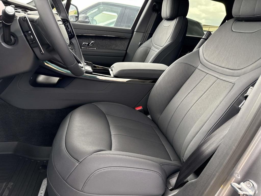 new 2025 Land Rover Range Rover Sport car, priced at $127,545