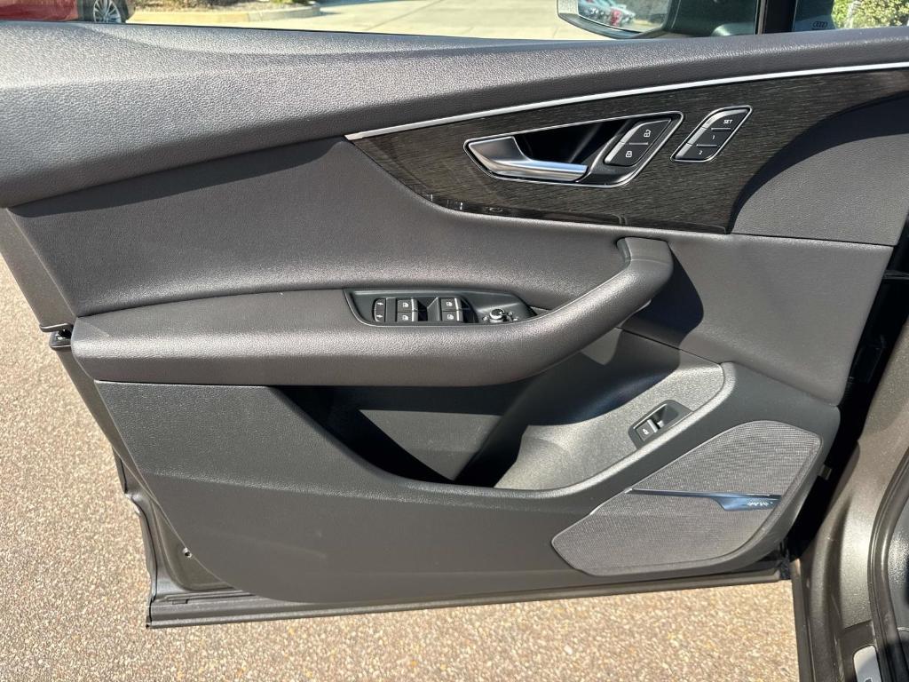 used 2020 Audi Q7 car, priced at $19,995