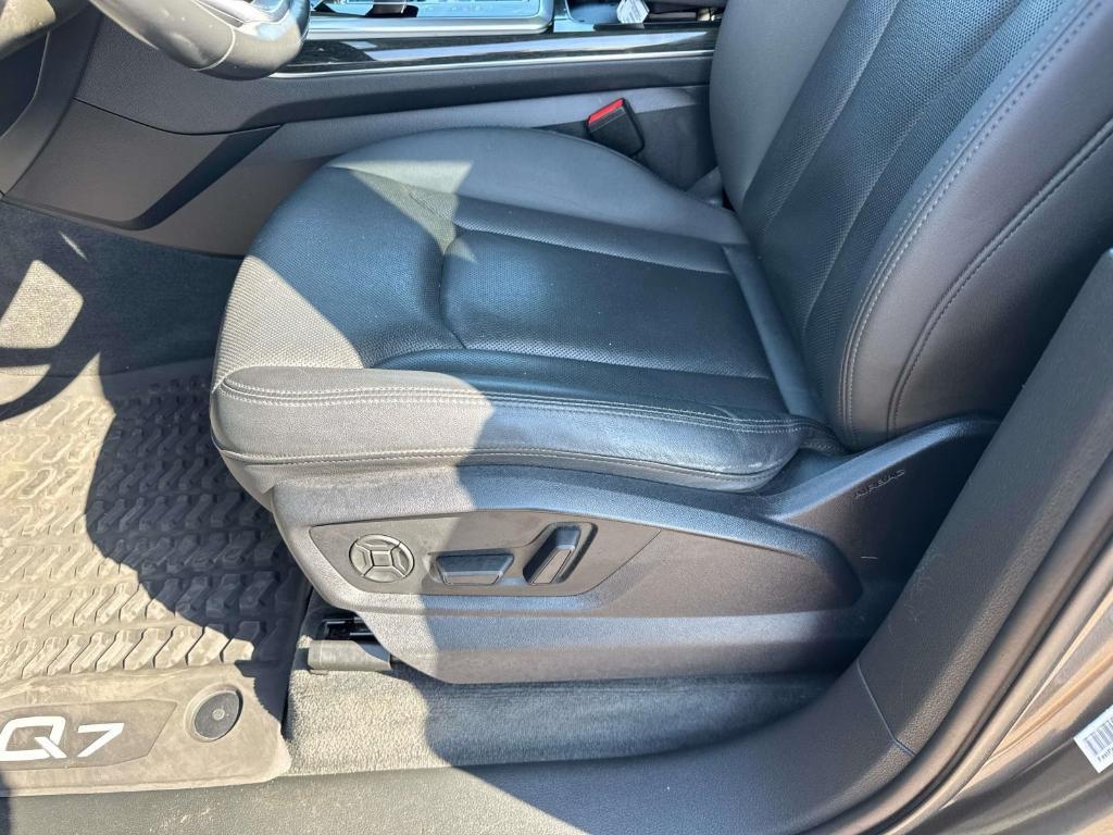 used 2020 Audi Q7 car, priced at $19,995