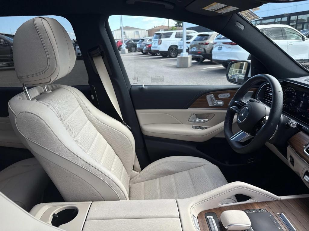 used 2025 Mercedes-Benz GLS 580 car, priced at $108,990