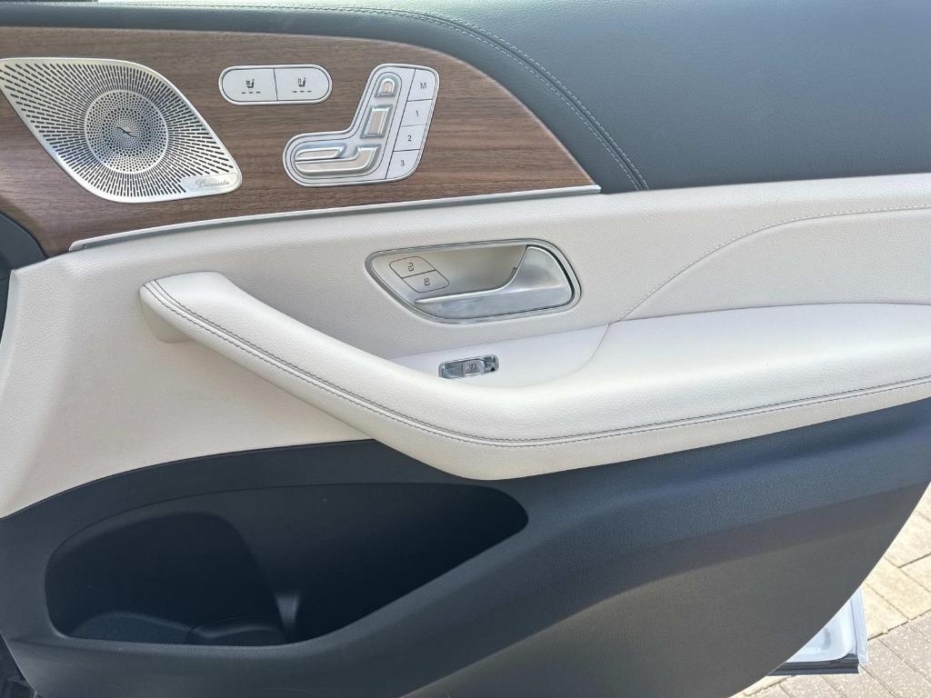 used 2025 Mercedes-Benz GLS 580 car, priced at $108,990