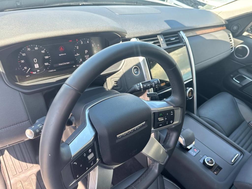 used 2024 Land Rover Discovery car, priced at $45,888