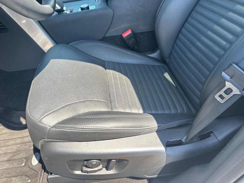 used 2024 Land Rover Discovery car, priced at $45,888